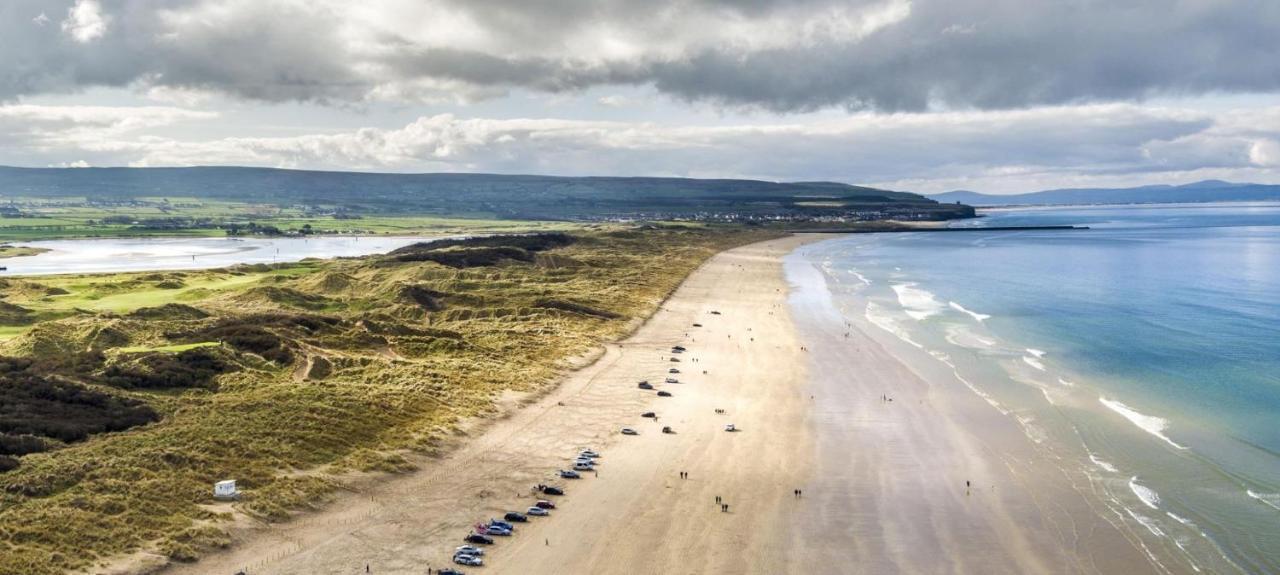 Enfield Street House Behind Portstewart Promenade With Partial Sea View From Front 3 Bed Sleeps 7 Villa Ngoại thất bức ảnh